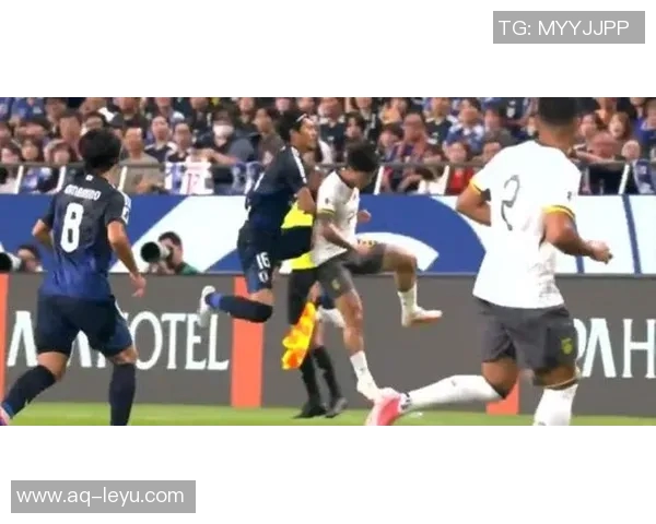 神奇扑救!王大雷在第18分钟成功挡住叶楚贵的近距离头球射门