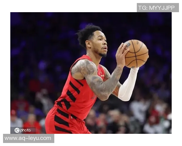 安芬尼西蒙斯表现出色14投8中三分球7中2贡献18分2助攻